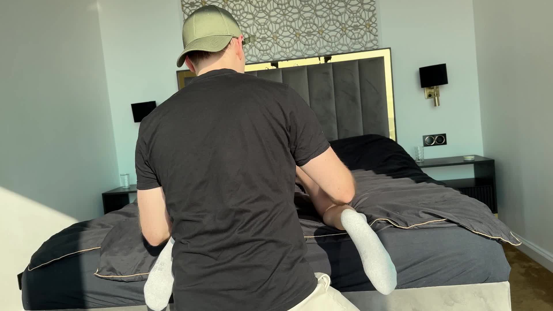 Gái chân dài bị xxx vì chu mông hớ hênh